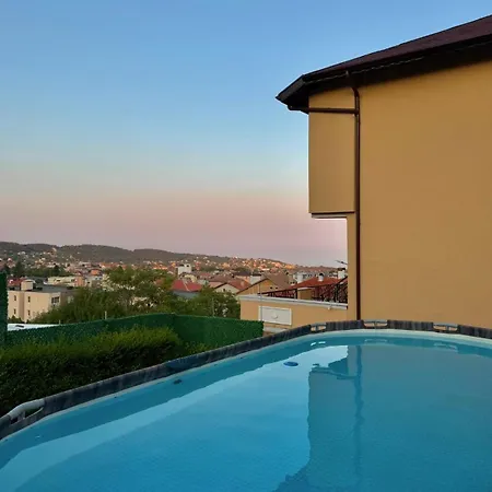 Διαμέρισμα Large Luxury With Sea Views, Pool, Gym & Free Parking Βάρνα