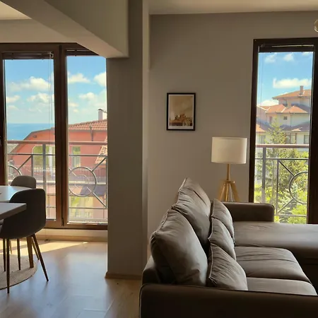 Διαμέρισμα Large Luxury With Sea Views, Pool, Gym & Free Parking *