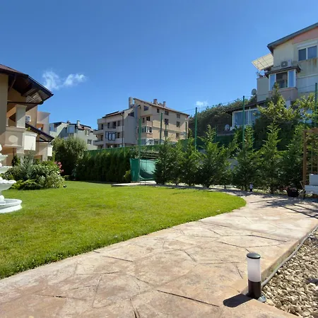 Large Luxury With Sea Views, Pool, Gym & Free Parking Διαμέρισμα *
