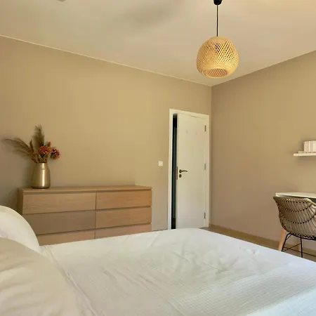 Διαμέρισμα Large Luxury With Sea Views, Pool, Gym & Free Parking *