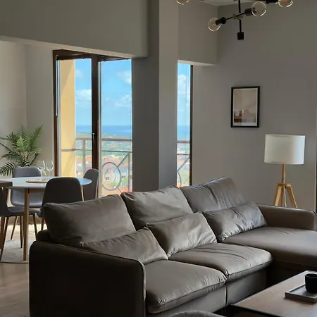 Large Luxury With Sea Views, Pool, Gym & Free Parking * Βάρνα