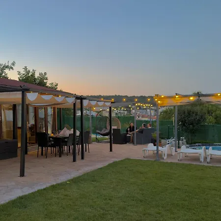 Διαμέρισμα Large Luxury With Sea Views, Pool, Gym & Free Parking Βάρνα