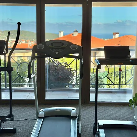 Large Luxury With Sea Views, Pool, Gym & Free Parking * Βάρνα