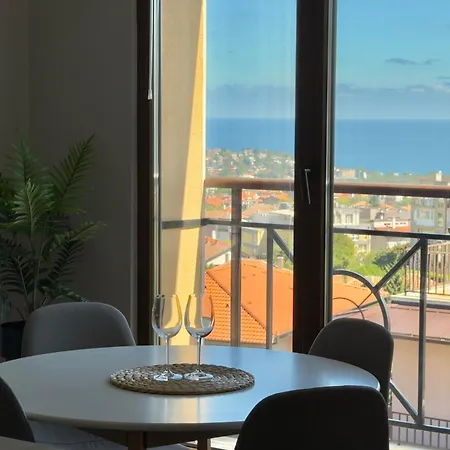 Large Luxury With Sea Views, Pool, Gym & Free Parking Διαμέρισμα