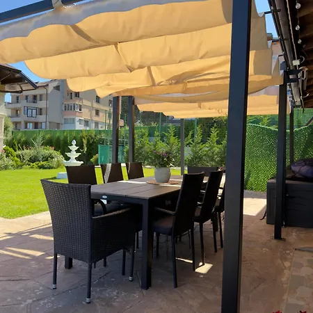 Large Luxury With Sea Views, Pool, Gym & Free Parking Διαμέρισμα Βάρνα