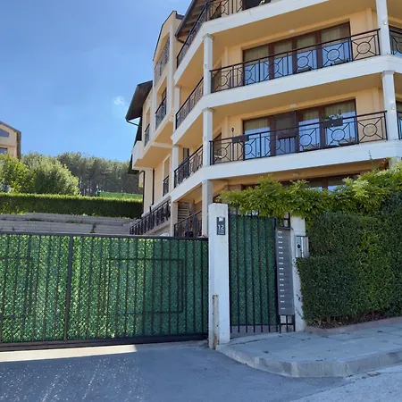 Διαμέρισμα Large Luxury With Sea Views, Pool, Gym & Free Parking