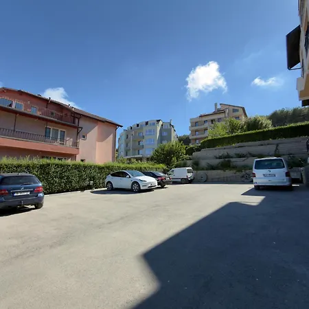 Large Luxury With Sea Views, Pool, Gym & Free Parking Διαμέρισμα *