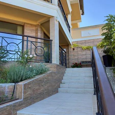 Large Luxury With Sea Views, Pool, Gym & Free Parking Διαμέρισμα Βάρνα